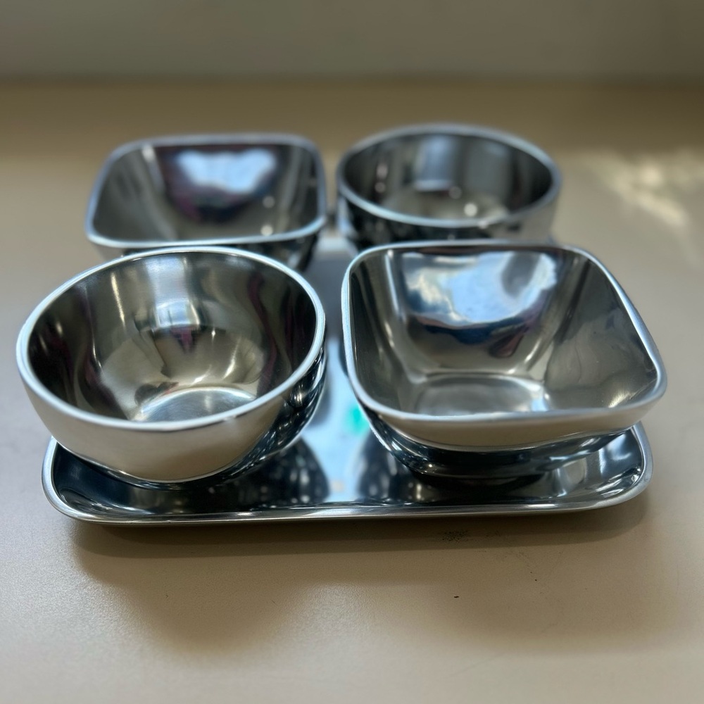 Pottery Barn 4 Piece Condiment Bowl Set w/ tray
